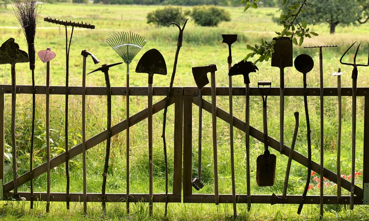 Narzędzia i urządzenia do prac w ogrodzie